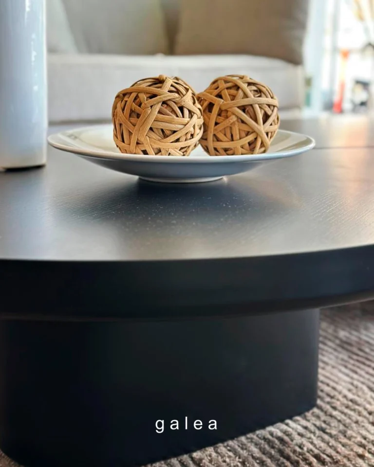 Instagram post from casa_mall. This post is in position 8.